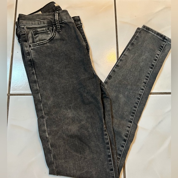 Like new Levi’s 720 grey washed skinny jeans - Picture 1 of 5
